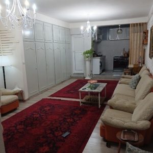 خانه ۱۰۰ متری در خیابان معلم
